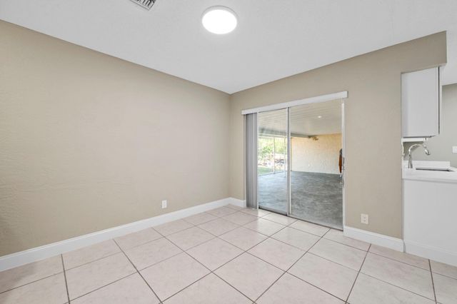 9203 NW 71st Street, Tamarac, FL 33321