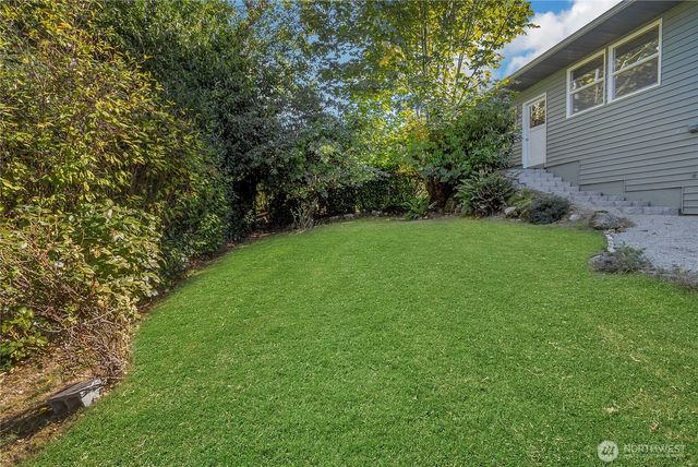 2306 S 249th Street, Kent, WA 98032