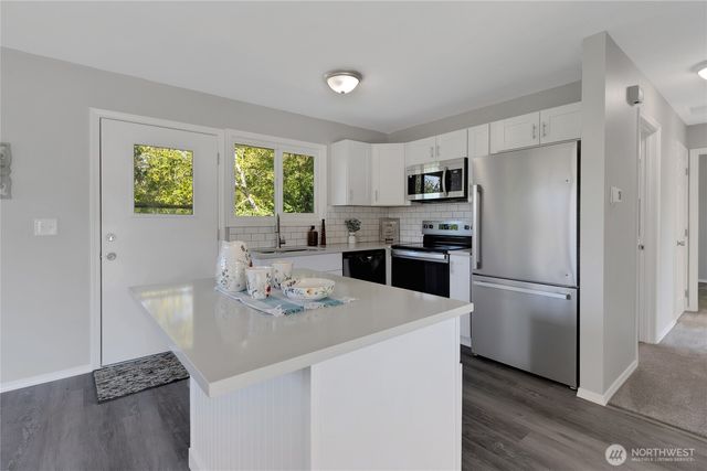 2306 S 249th Street, Kent, WA 98032