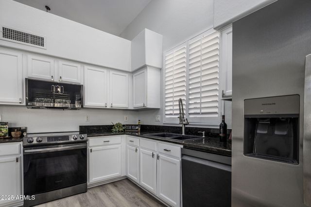 2900 E RIVIERA Place, Chandler, AZ 85249