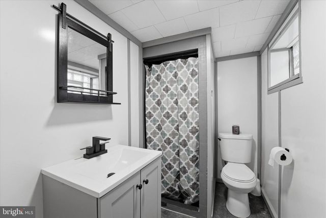 825-827 BROAD ST, Darby, PA 19023