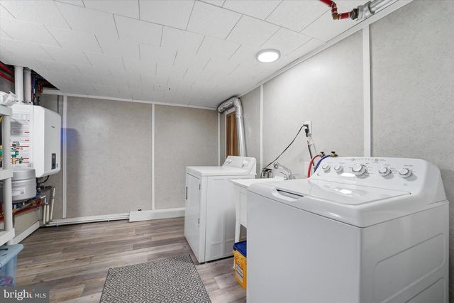 825-827 BROAD ST, Darby, PA 19023