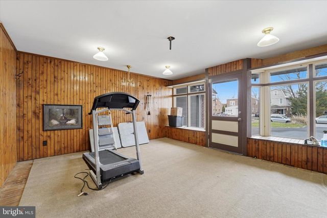 825-827 BROAD ST, Darby, PA 19023