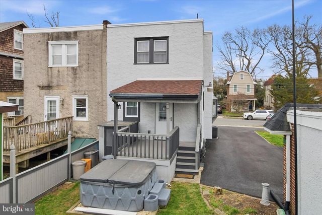 825-827 BROAD ST, Darby, PA 19023