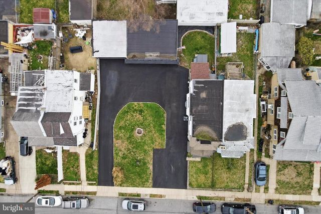 825-827 BROAD ST, Darby, PA 19023