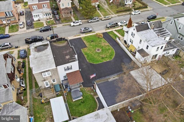 825-827 BROAD ST, Darby, PA 19023