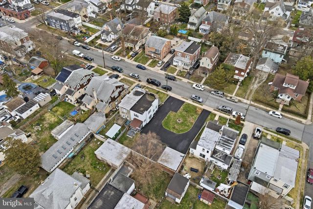 825-827 BROAD ST, Darby, PA 19023