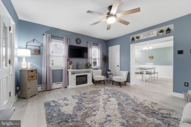 825-827 BROAD ST, Darby, PA 19023