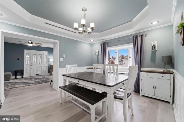 825-827 BROAD ST, Darby, PA 19023