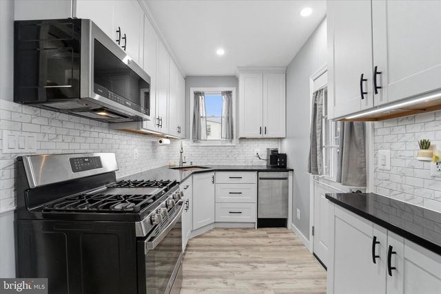 825-827 BROAD ST, Darby, PA 19023