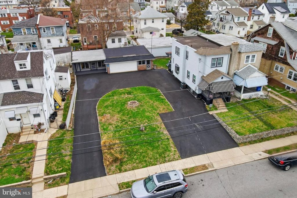 825-827 BROAD ST, Darby, PA 19023