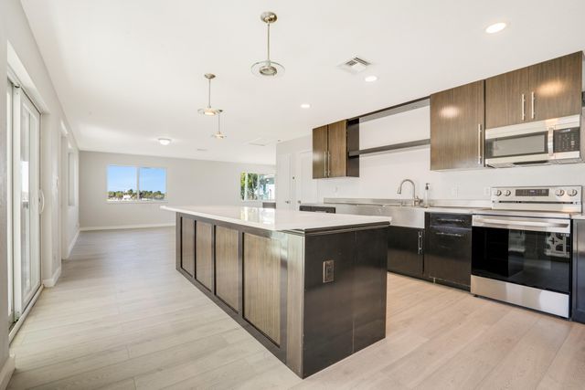 2649 Lake Drive 1, Singer Island, FL 33404