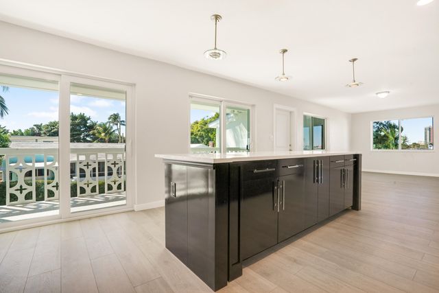 2649 Lake Drive 1, Singer Island, FL 33404