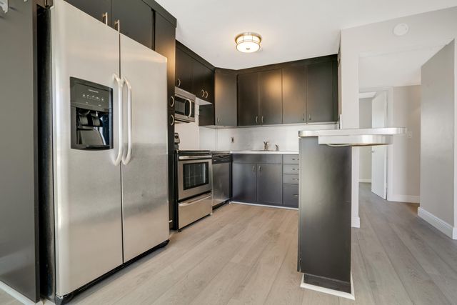 2649 Lake Drive 1, Singer Island, FL 33404