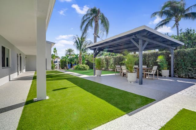 2649 Lake Drive 1, Singer Island, FL 33404