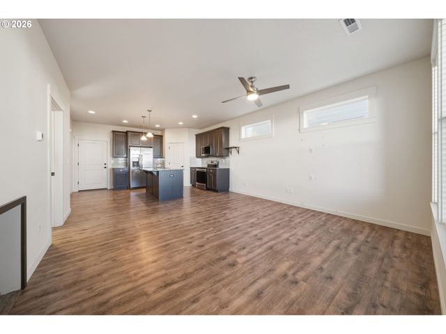 7032 S 11TH St, Ridgefield, WA 98642