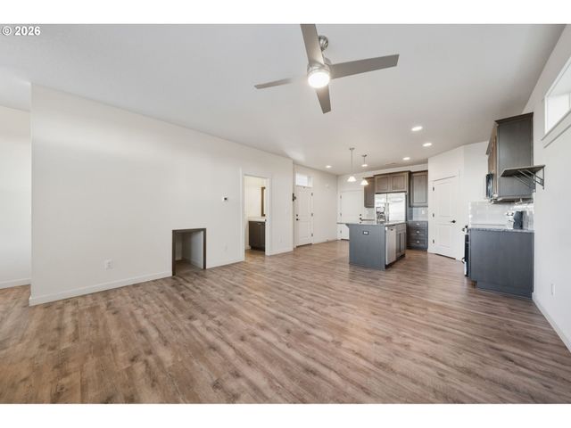 7032 S 11TH St, Ridgefield, WA 98642