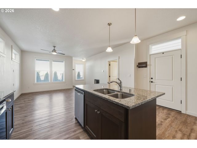 7032 S 11TH St, Ridgefield, WA 98642