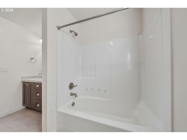 7032 S 11TH St, Ridgefield, WA 98642