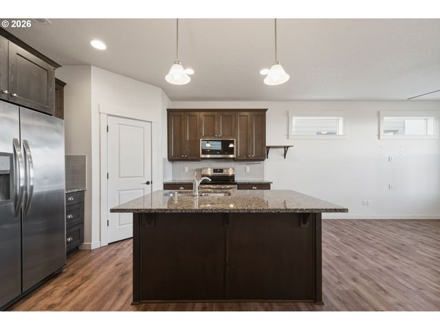 7032 S 11TH St, Ridgefield, WA 98642