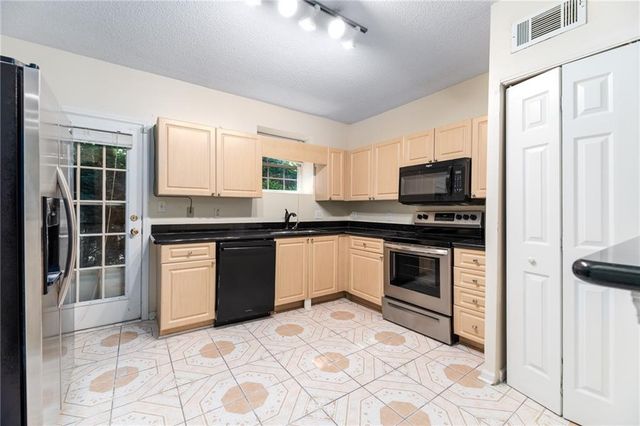 3665 Chestnut Drive D2, Atlanta, GA 30340