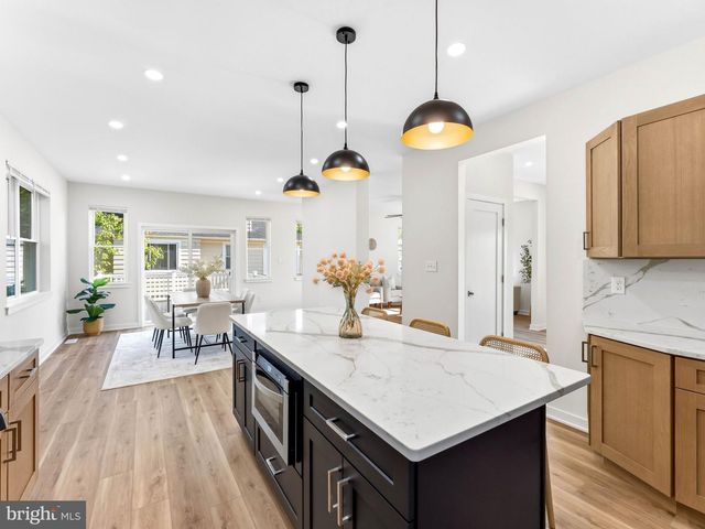 206 E CAMDEN AVE, Moorestown, NJ 08057