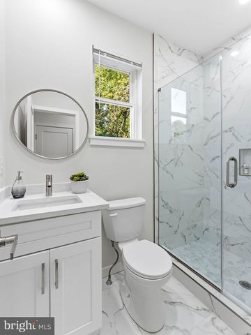206 E CAMDEN AVE, Moorestown, NJ 08057