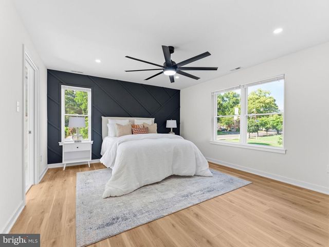 206 E CAMDEN AVE, Moorestown, NJ 08057