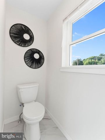 206 E CAMDEN AVE, Moorestown, NJ 08057