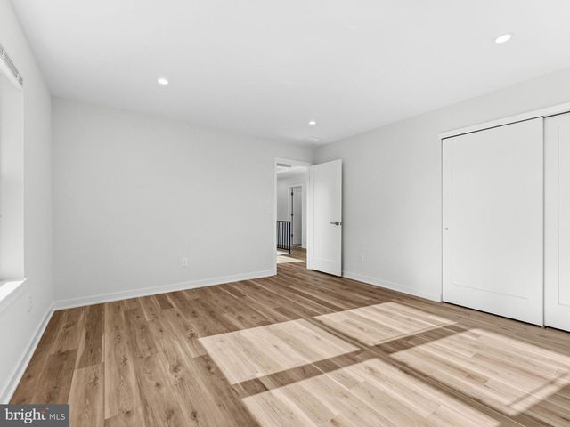 206 E CAMDEN AVE, Moorestown, NJ 08057