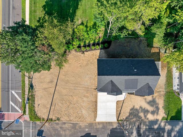 206 E CAMDEN AVE, Moorestown, NJ 08057