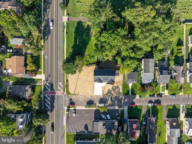 206 E CAMDEN AVE, Moorestown, NJ 08057