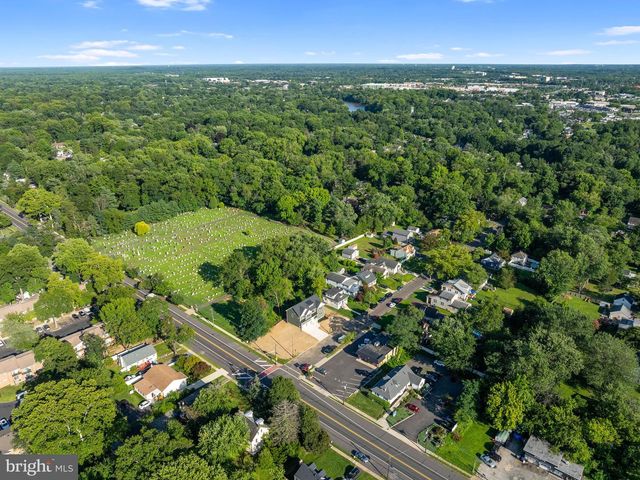 206 E CAMDEN AVE, Moorestown, NJ 08057