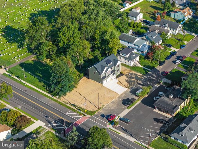 206 E CAMDEN AVE, Moorestown, NJ 08057