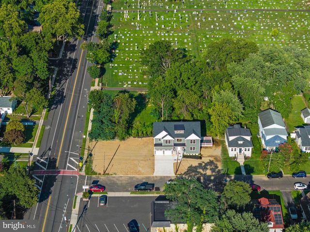 206 E CAMDEN AVE, Moorestown, NJ 08057