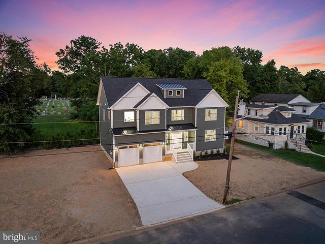 206 E CAMDEN AVE, Moorestown, NJ 08057