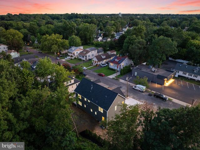 206 E CAMDEN AVE, Moorestown, NJ 08057
