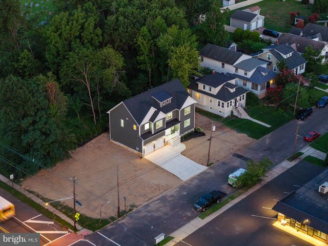 206 E CAMDEN AVE, Moorestown, NJ 08057