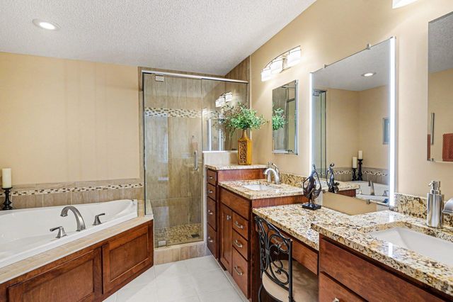 15636 Chasewood Court, Rosemount, MN 55068