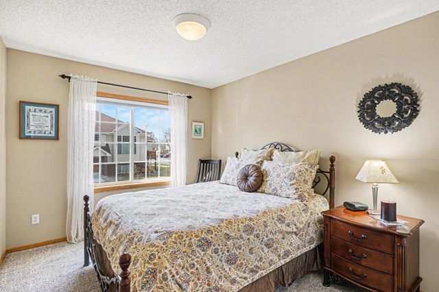 15636 Chasewood Court, Rosemount, MN 55068