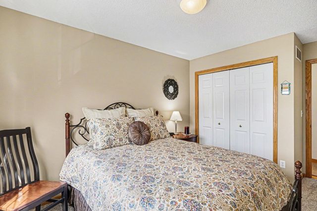 15636 Chasewood Court, Rosemount, MN 55068