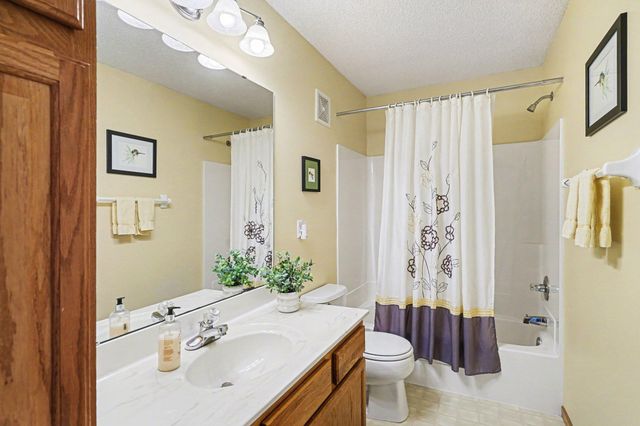 15636 Chasewood Court, Rosemount, MN 55068