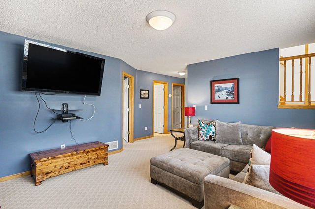 15636 Chasewood Court, Rosemount, MN 55068
