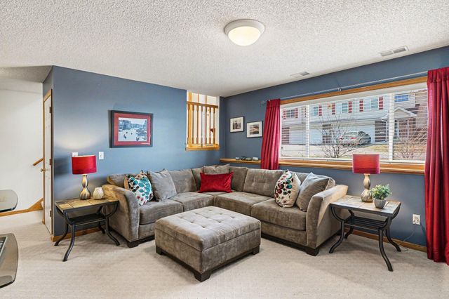 15636 Chasewood Court, Rosemount, MN 55068