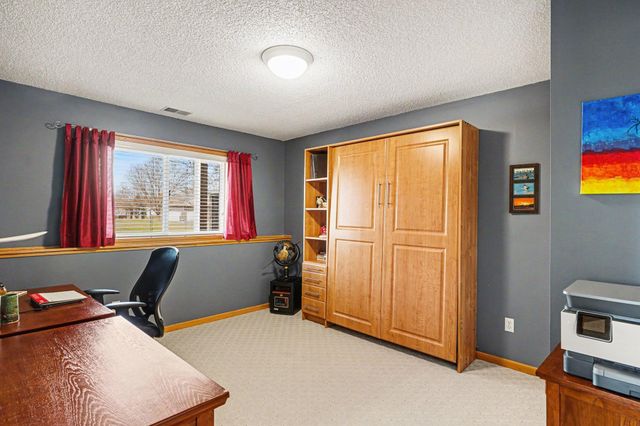 15636 Chasewood Court, Rosemount, MN 55068