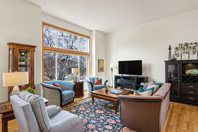 15636 Chasewood Court, Rosemount, MN 55068
