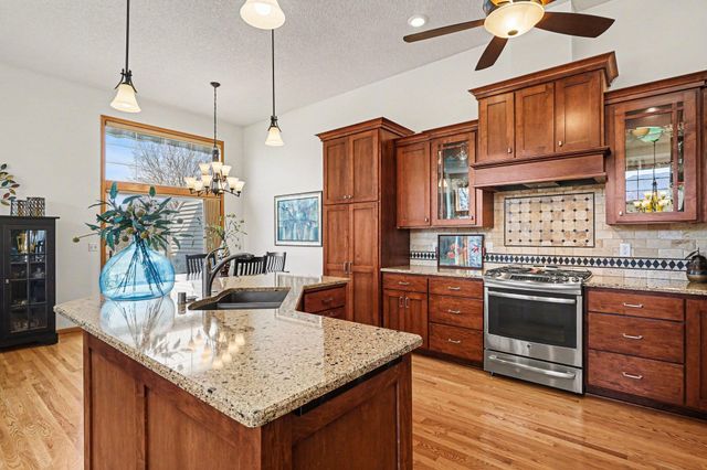 15636 Chasewood Court, Rosemount, MN 55068