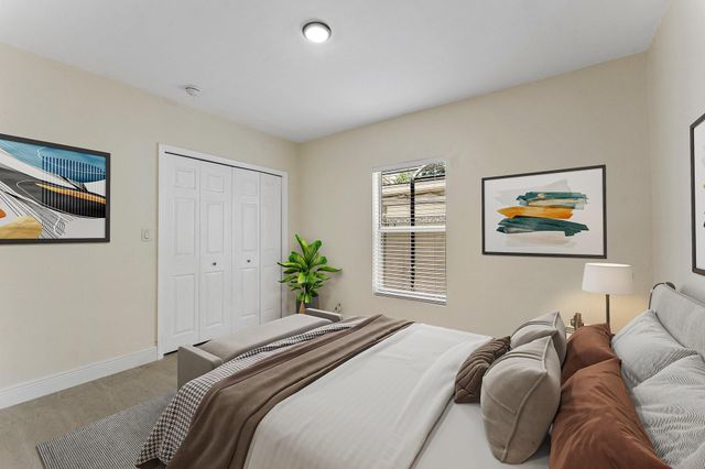 921 SW 17th St, Fort Lauderdale, FL 33315