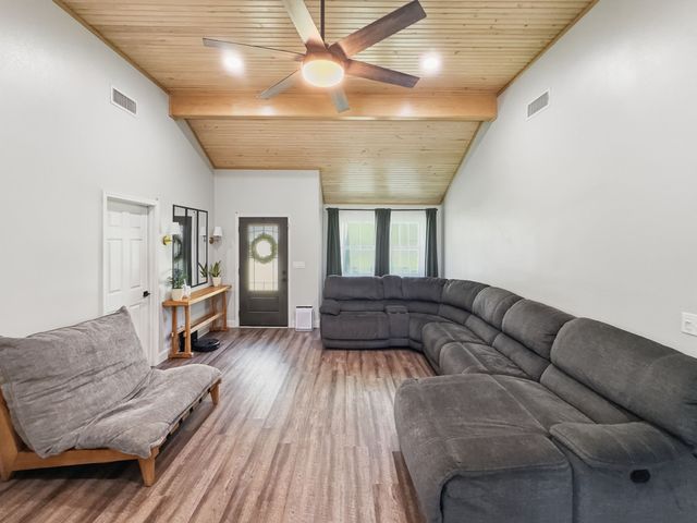 704 W Bells Boulevard, Bells, TX 75414