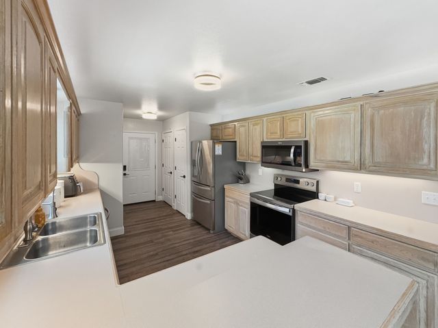 704 W Bells Boulevard, Bells, TX 75414